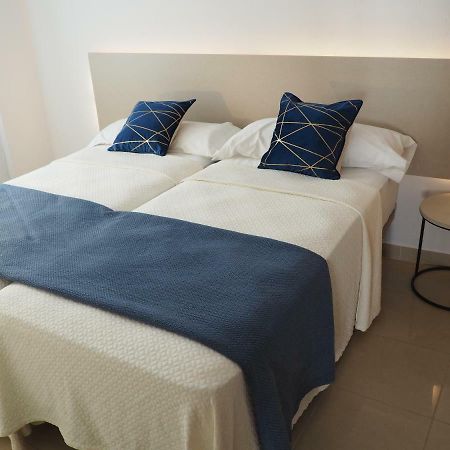 Los Boliches Wifi 300 M Playa Beach فوينخيرولا المظهر الخارجي الصورة